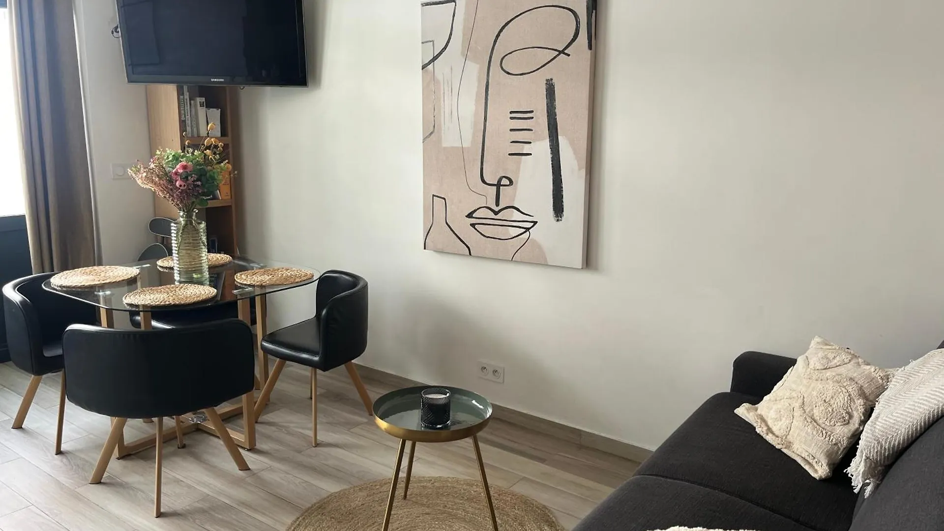 Montmartre Sacre Coeur Duplex